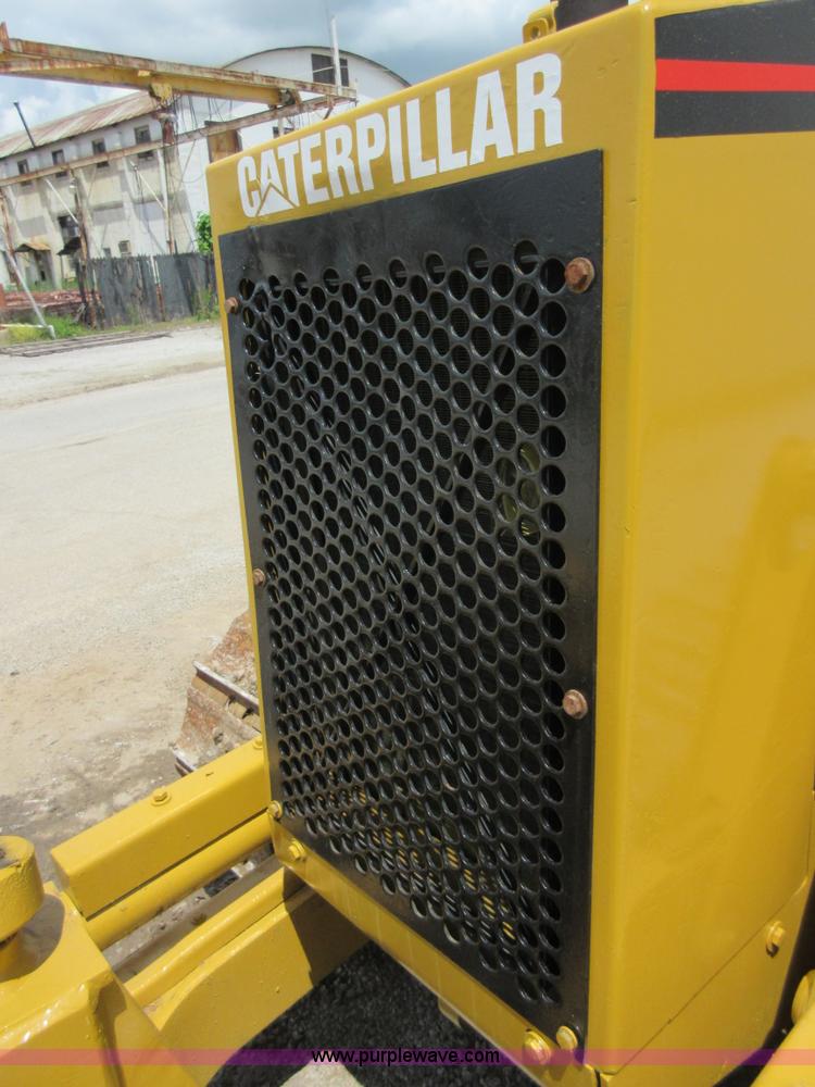 image for item D2439 1999 Caterpillar D3C XL Series III dozer