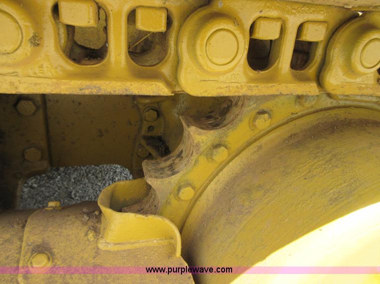 image for item D2439 1999 Caterpillar D3C XL Series III dozer