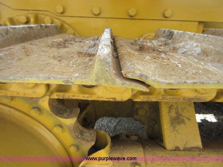 image for item D2439 1999 Caterpillar D3C XL Series III dozer