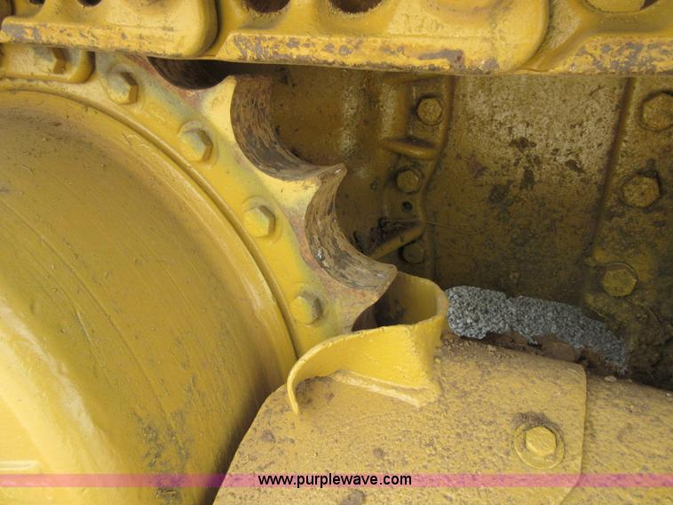 image for item D2439 1999 Caterpillar D3C XL Series III dozer