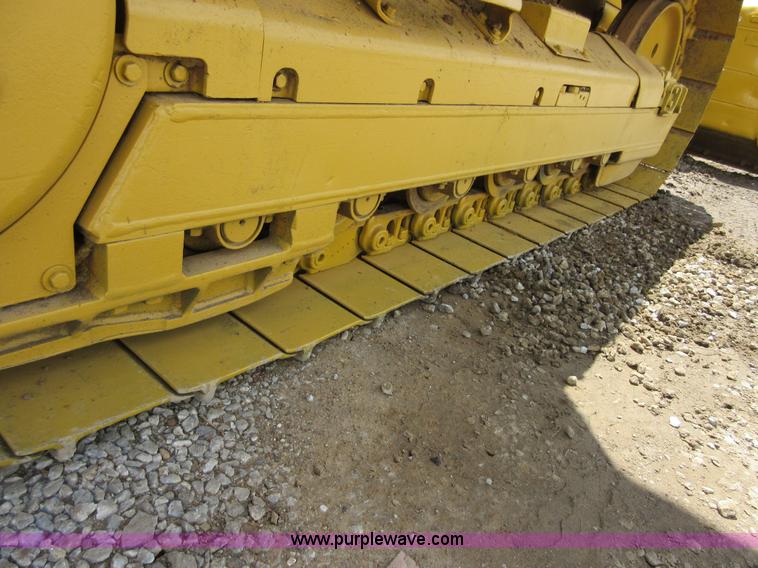 image for item D2439 1999 Caterpillar D3C XL Series III dozer