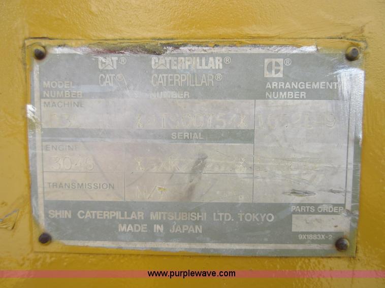 image for item D2439 1999 Caterpillar D3C XL Series III dozer