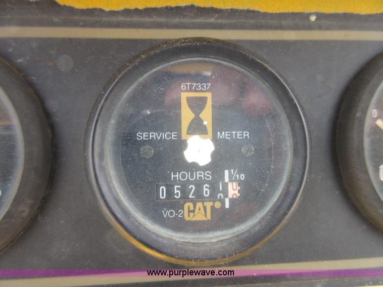 image for item D2439 1999 Caterpillar D3C XL Series III dozer