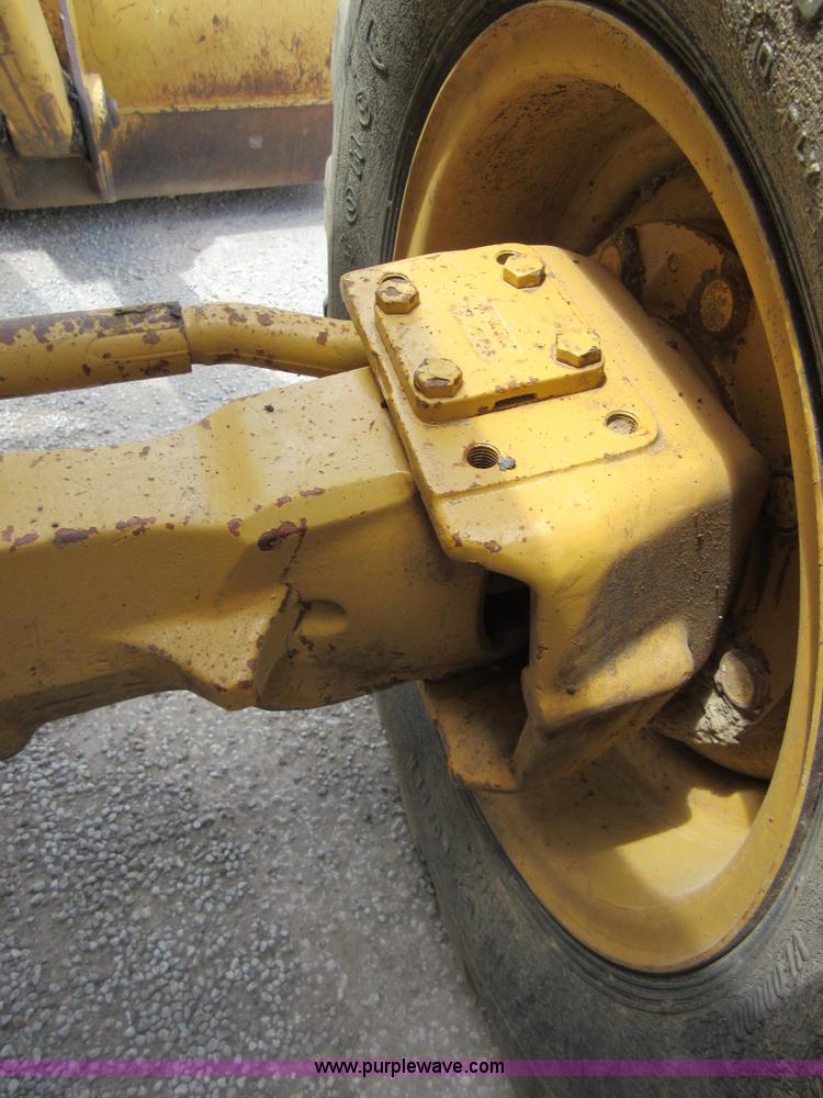 image for item D2440 2001 Caterpillar 420D backhoe