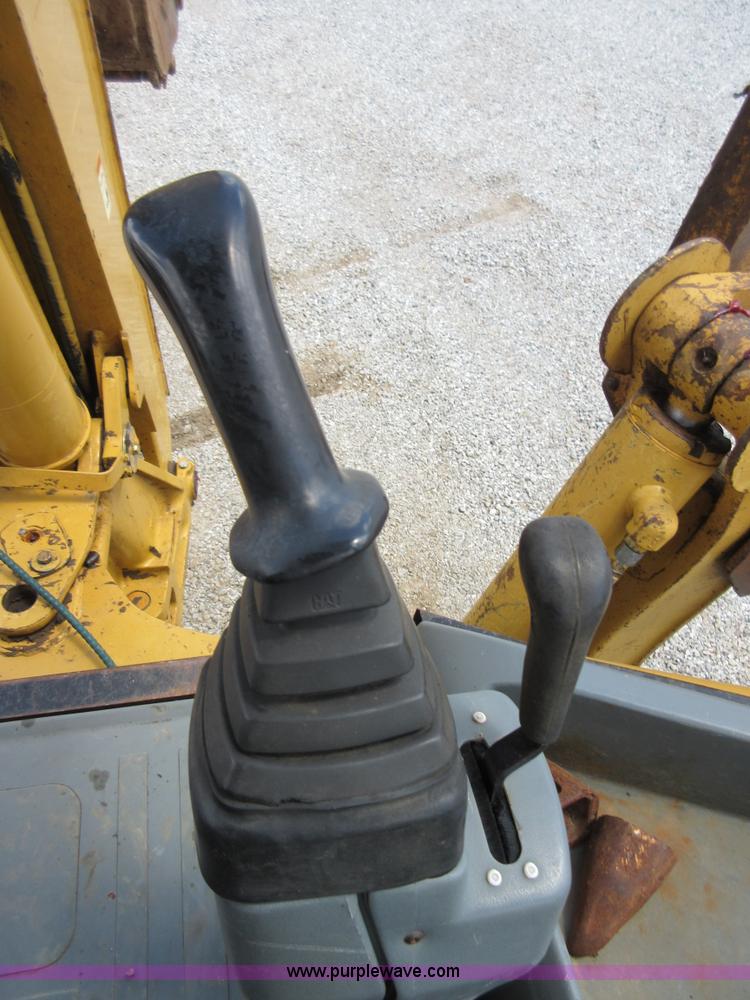 image for item D2440 2001 Caterpillar 420D backhoe