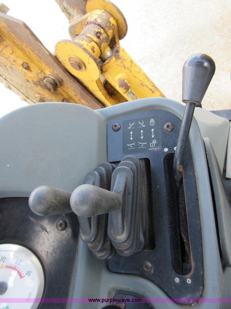 image for item D2440 2001 Caterpillar 420D backhoe