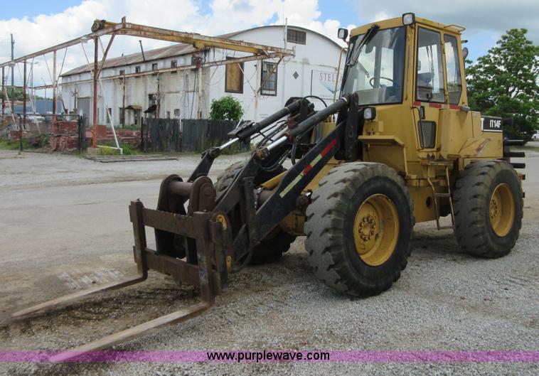 image for item D2441 1995 Caterpillar IT14F integrated tool carrier