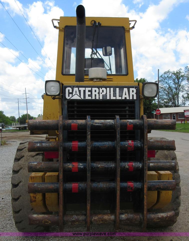 image for item D2441 1995 Caterpillar IT14F integrated tool carrier