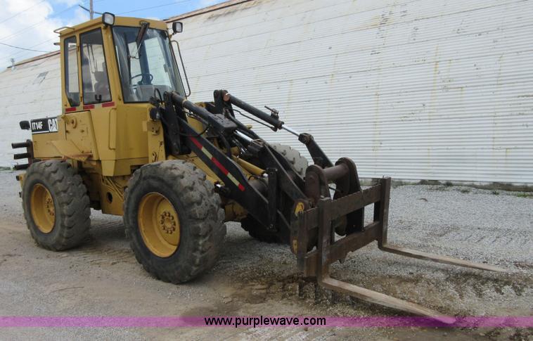 image for item D2441 1995 Caterpillar IT14F integrated tool carrier