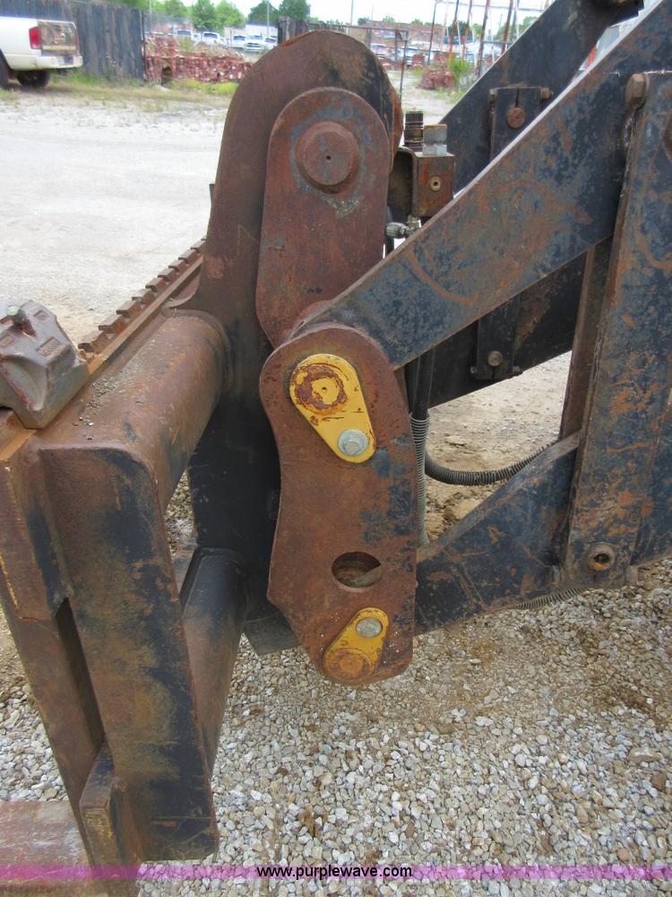 image for item D2441 1995 Caterpillar IT14F integrated tool carrier