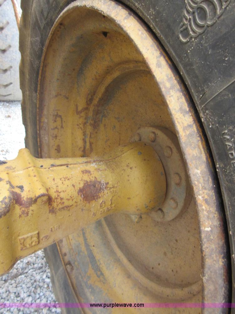 image for item D2441 1995 Caterpillar IT14F integrated tool carrier