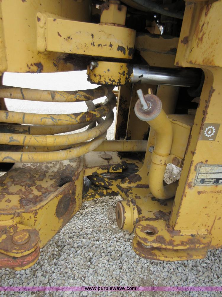 image for item D2441 1995 Caterpillar IT14F integrated tool carrier