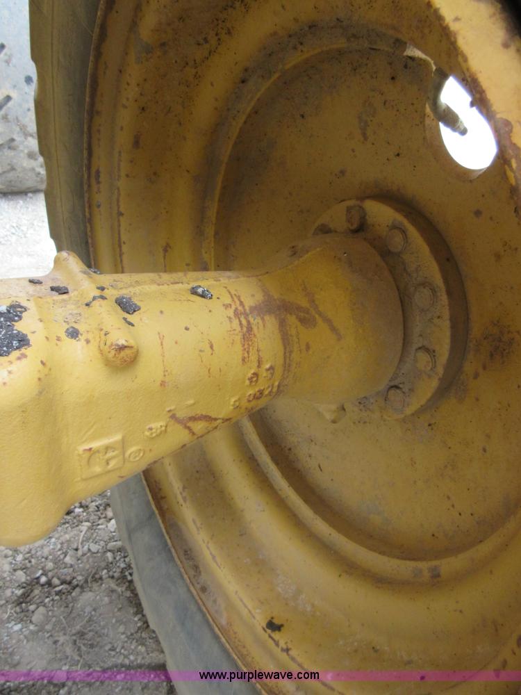 image for item D2441 1995 Caterpillar IT14F integrated tool carrier