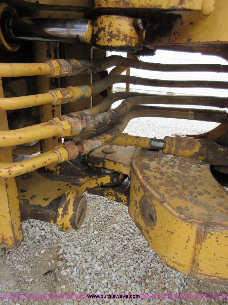 image for item D2441 1995 Caterpillar IT14F integrated tool carrier