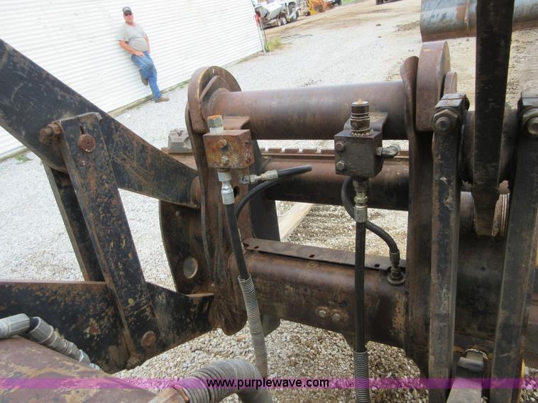 image for item D2441 1995 Caterpillar IT14F integrated tool carrier