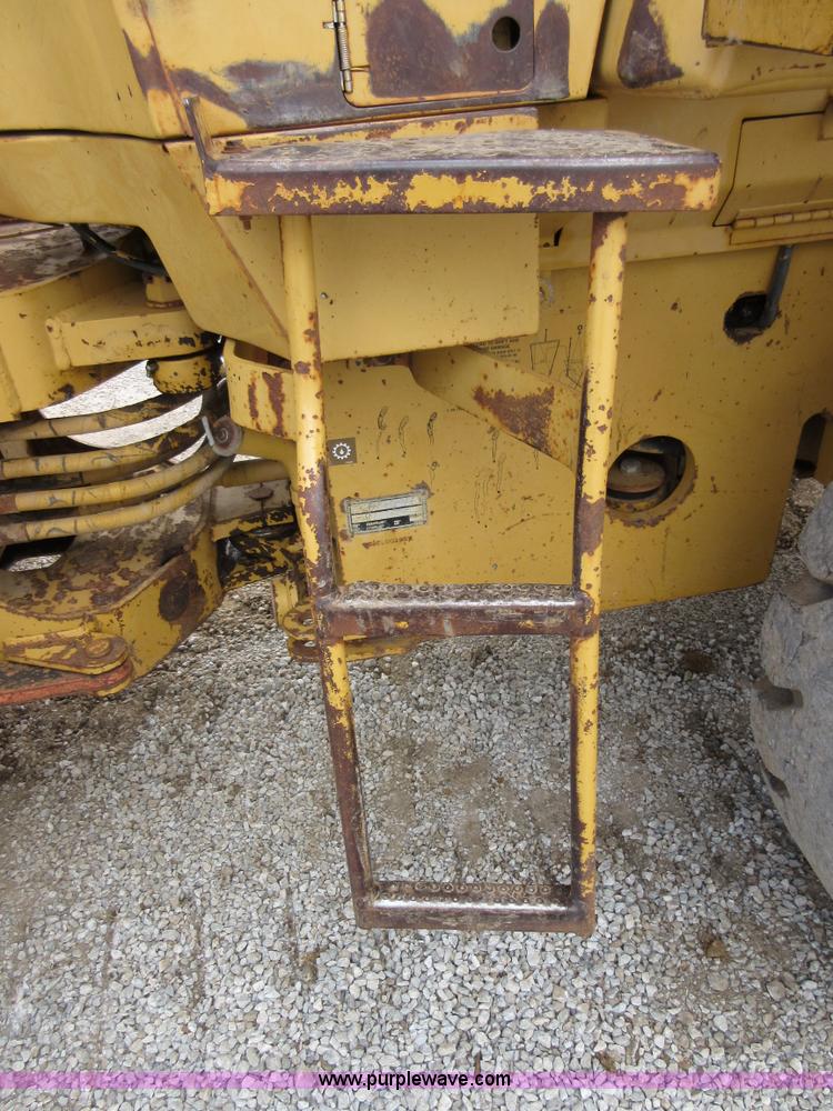 image for item D2441 1995 Caterpillar IT14F integrated tool carrier