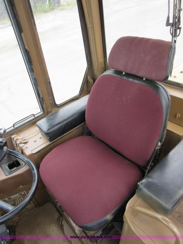 image for item D2441 1995 Caterpillar IT14F integrated tool carrier