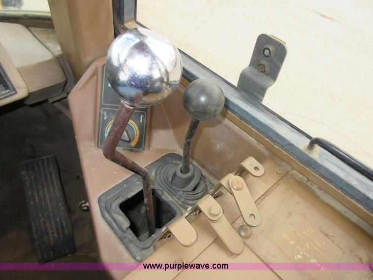 image for item D2441 1995 Caterpillar IT14F integrated tool carrier