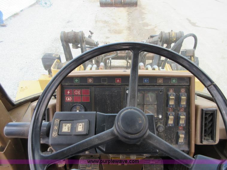 image for item D2441 1995 Caterpillar IT14F integrated tool carrier