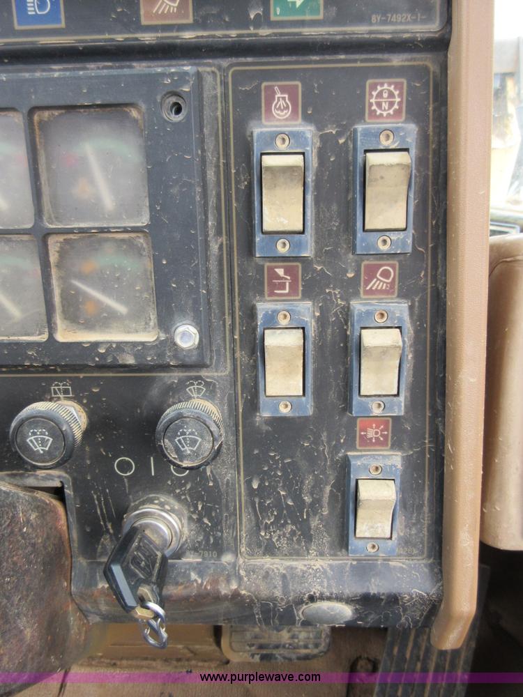 image for item D2441 1995 Caterpillar IT14F integrated tool carrier