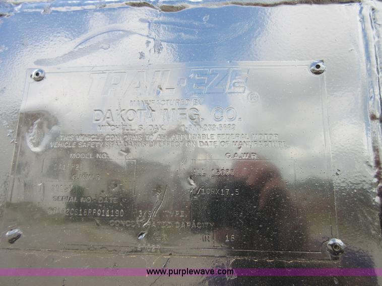 image for item D2443 1994 Trail-Eze equipment trailer