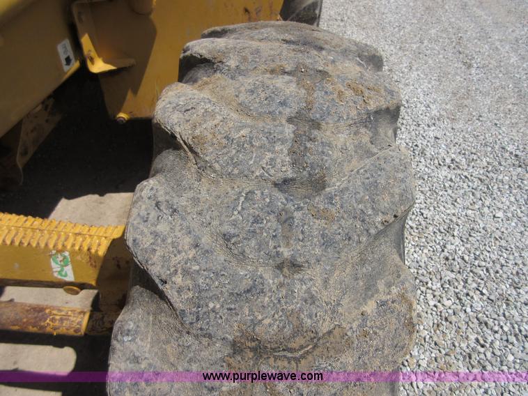 image for item D2444 2001 Caterpillar 420D backhoe