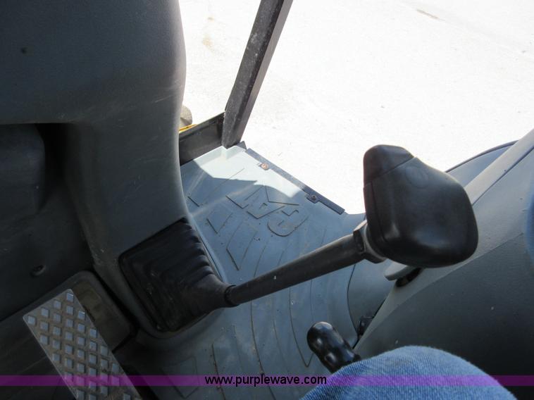 image for item D2444 2001 Caterpillar 420D backhoe