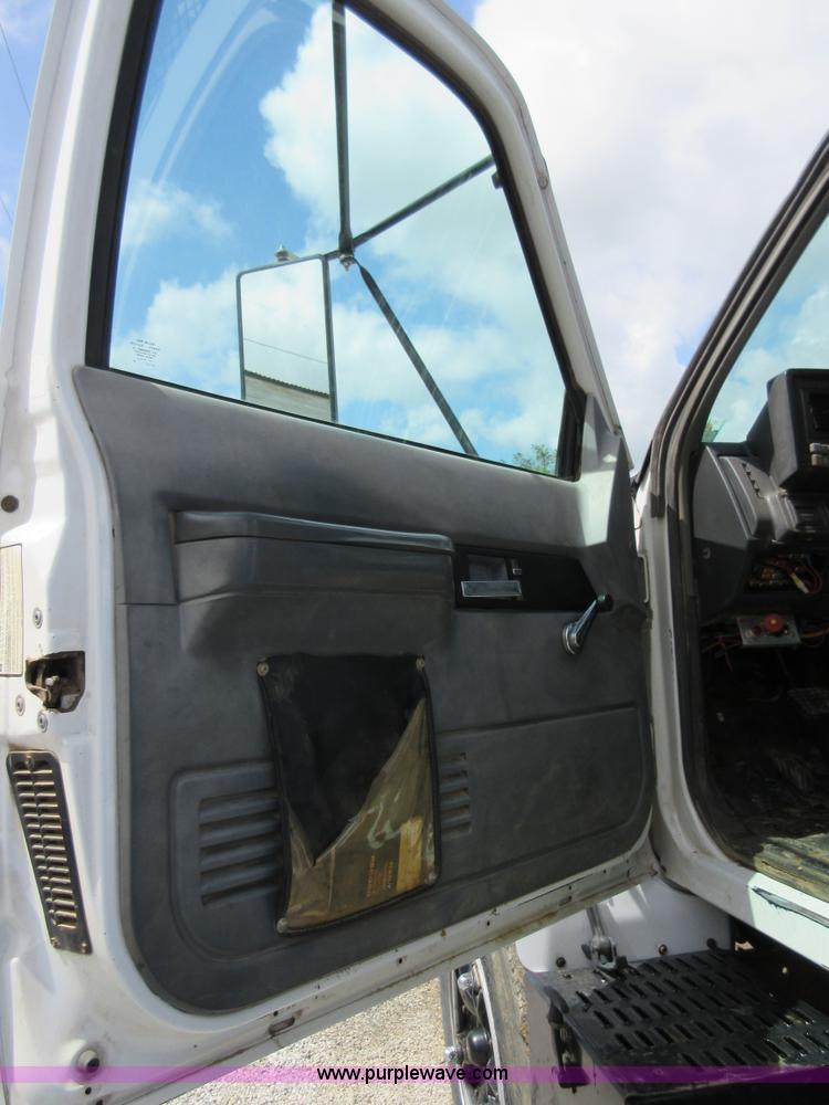 image for item D2445 1995 Chevrolet Kodiak Service truck