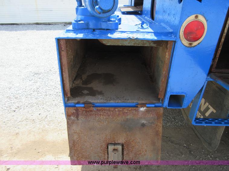 image for item D2445 1995 Chevrolet Kodiak Service truck