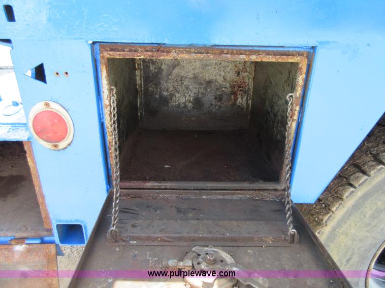 image for item D2445 1995 Chevrolet Kodiak Service truck