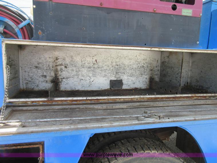 image for item D2445 1995 Chevrolet Kodiak Service truck