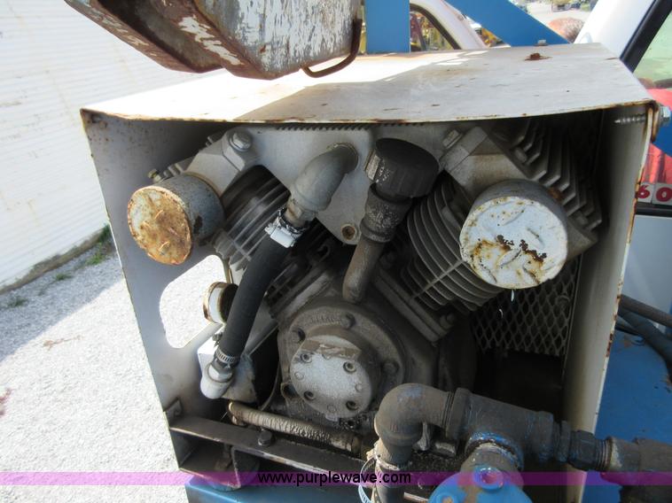 image for item D2445 1995 Chevrolet Kodiak Service truck