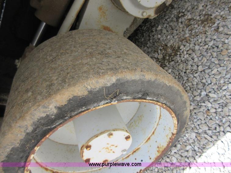 image for item D2446 Cedarapids CR451 asphalt paver