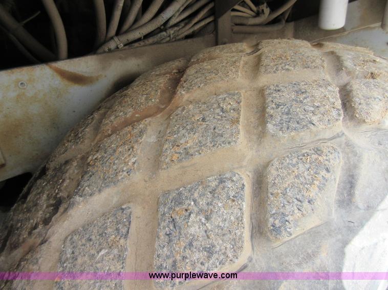 image for item D2446 Cedarapids CR451 asphalt paver