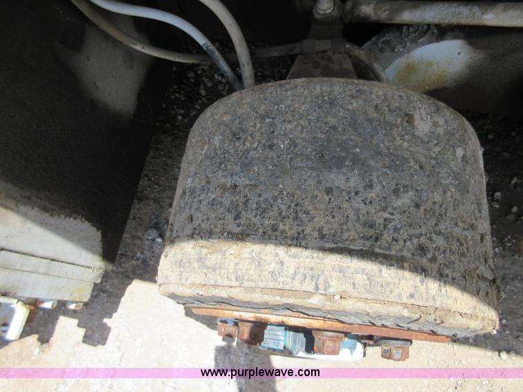 image for item D2446 Cedarapids CR451 asphalt paver