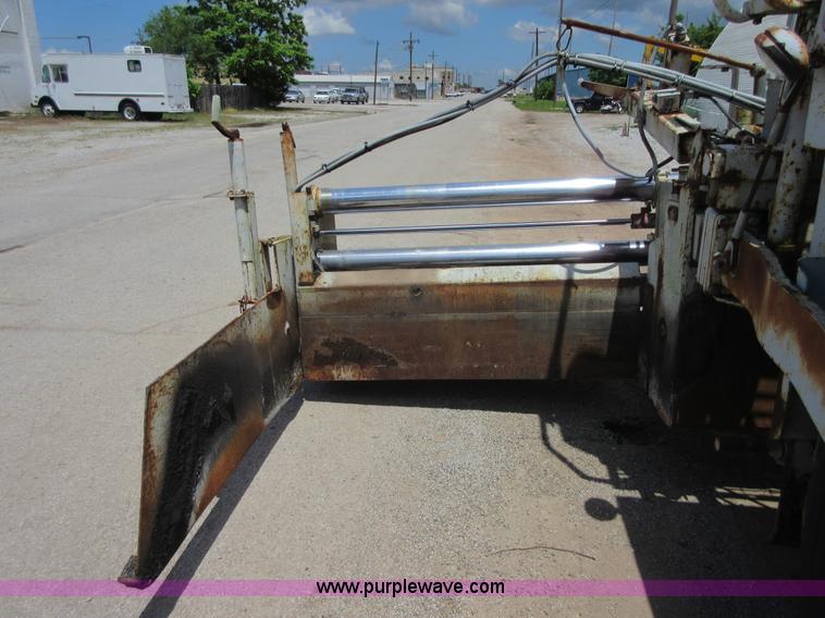 image for item D2446 Cedarapids CR451 asphalt paver