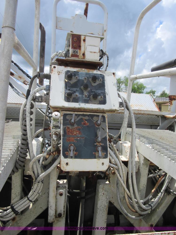 image for item D2446 Cedarapids CR451 asphalt paver