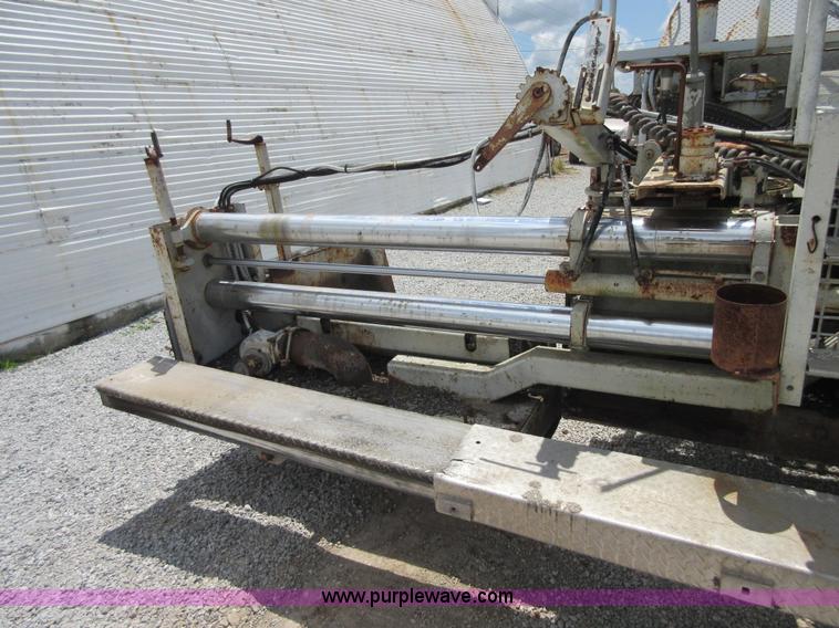 image for item D2446 Cedarapids CR451 asphalt paver