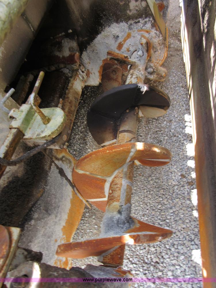 image for item D2446 Cedarapids CR451 asphalt paver