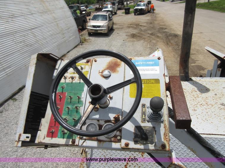 image for item D2446 Cedarapids CR451 asphalt paver