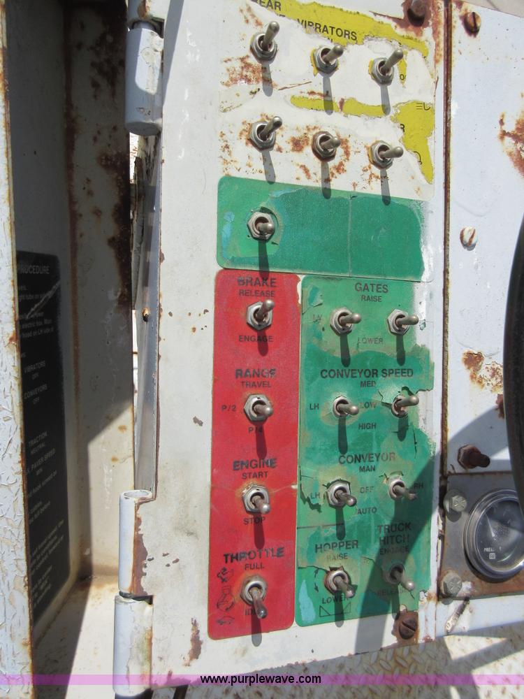 image for item D2446 Cedarapids CR451 asphalt paver