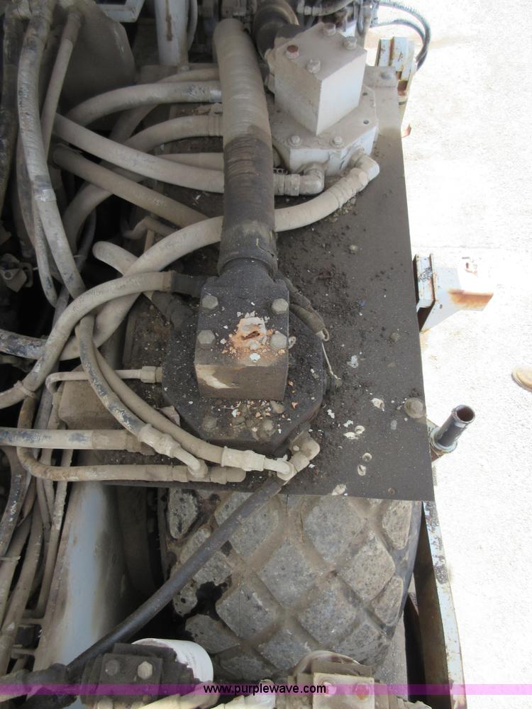 image for item D2446 Cedarapids CR451 asphalt paver