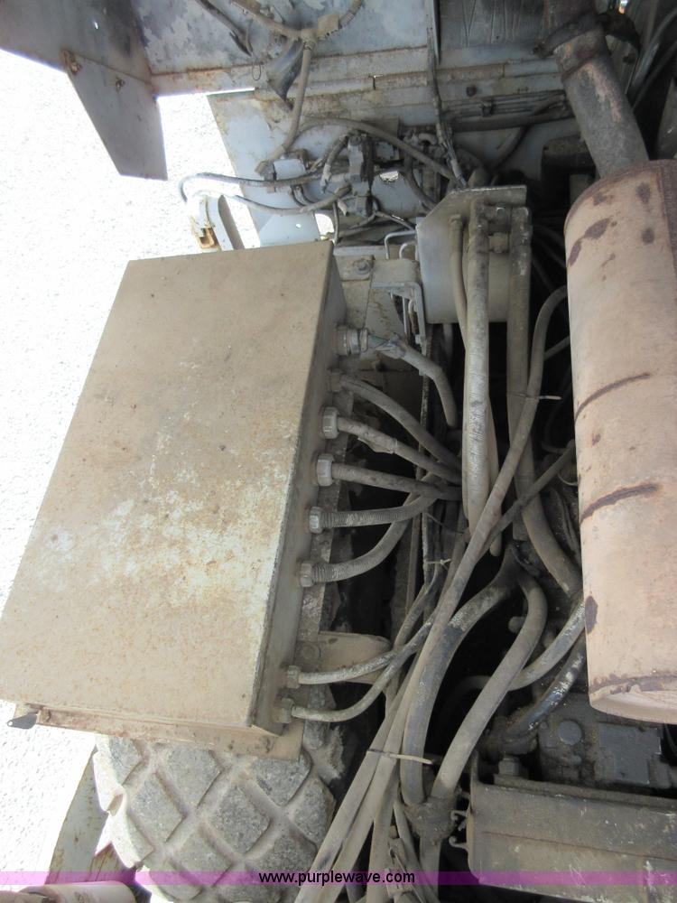 image for item D2446 Cedarapids CR451 asphalt paver