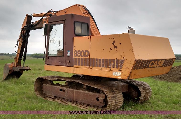 image for item F7794 1984 Case 880D excavator