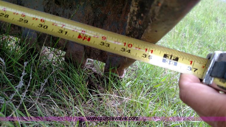 image for item F7794 1984 Case 880D excavator