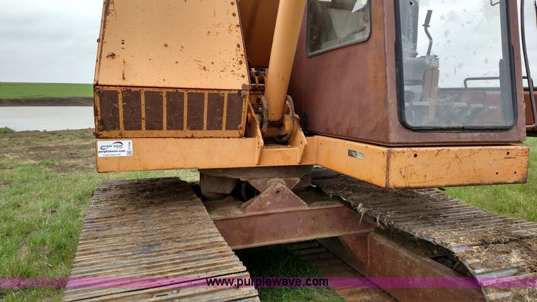 image for item F7794 1984 Case 880D excavator