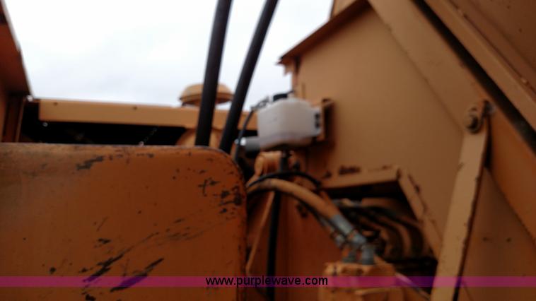 image for item F7794 1984 Case 880D excavator
