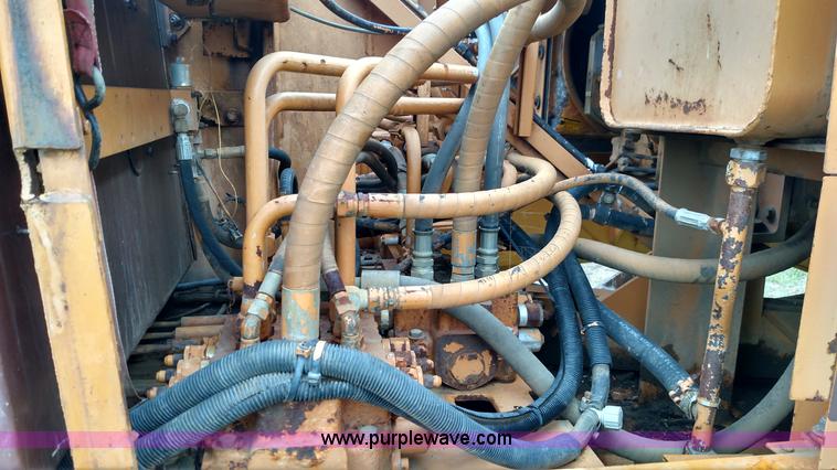 image for item F7794 1984 Case 880D excavator