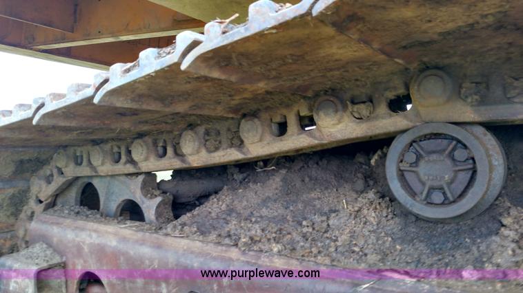 image for item F7794 1984 Case 880D excavator