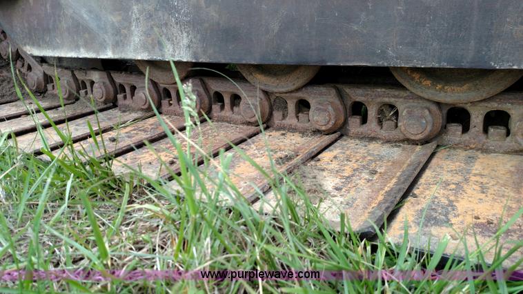 image for item F7794 1984 Case 880D excavator